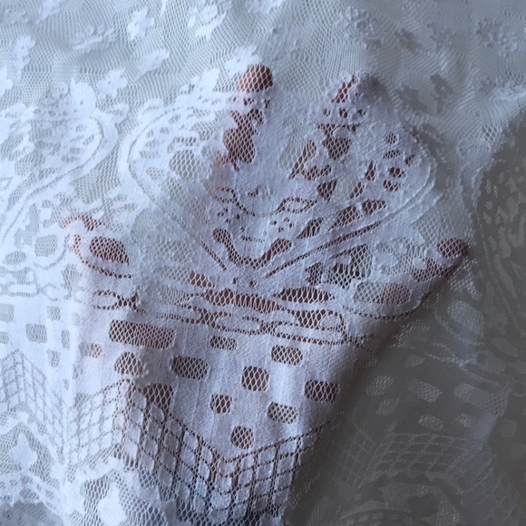 Cabi cream white lace tank top blouse - Picture 6 of 8